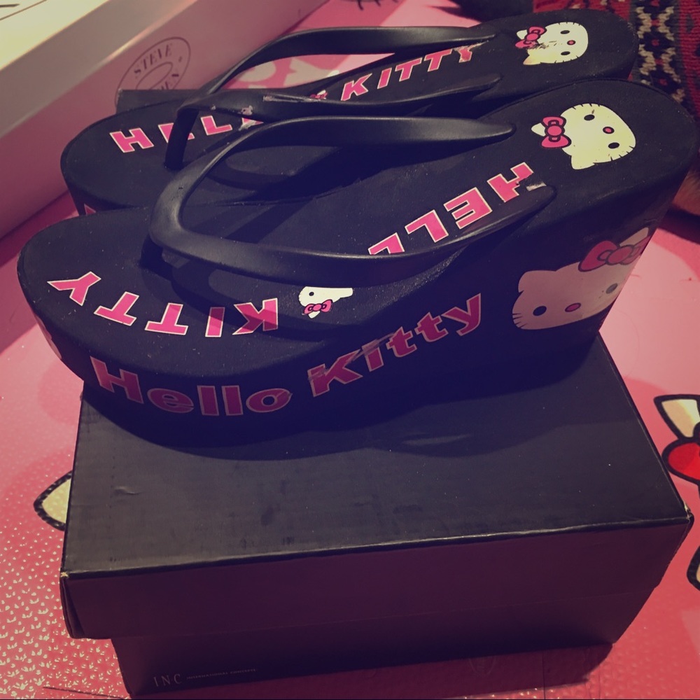 hello kitty heel slip on .